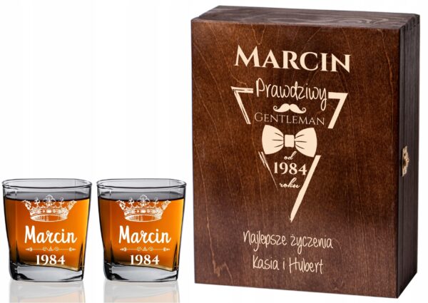 SKRZYNKA 2 SZKLANKI Z GRAWEREM PREZENT DLA NIEGO 18-99 URODZINY DLA ŚWIADKA