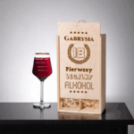 SKRZYNKA + KIELISZEK Z GRAWEREM ŚLUB URODZINY PREZENT 18-99 DLA NIEJ