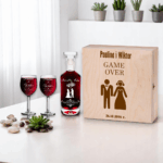 skrzynka karafka kieliszki z grawerem naturalne