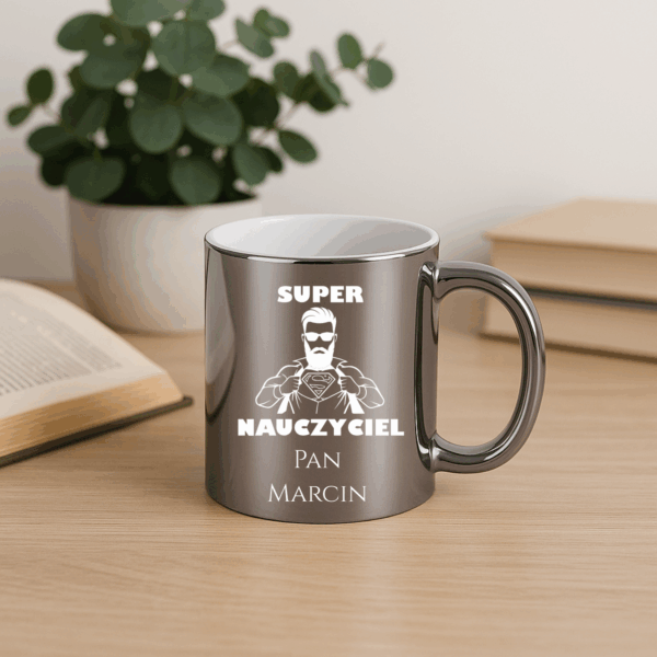 KUBEK Z NADRUKIEM GRAWER PREZENT DUŻY 350 ML dla Nauczyciela